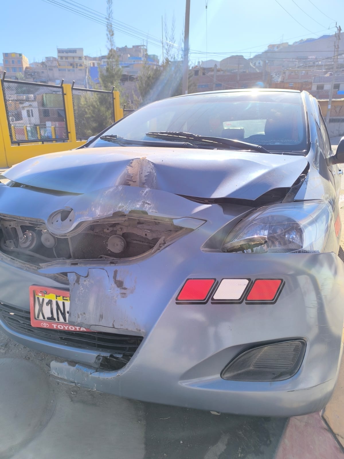 Conductor choca contra un poste y se da a la fuga 1 Conductor ebrio choca contra un poste y se da a la fuga 30082025 3 La Prensa Regional