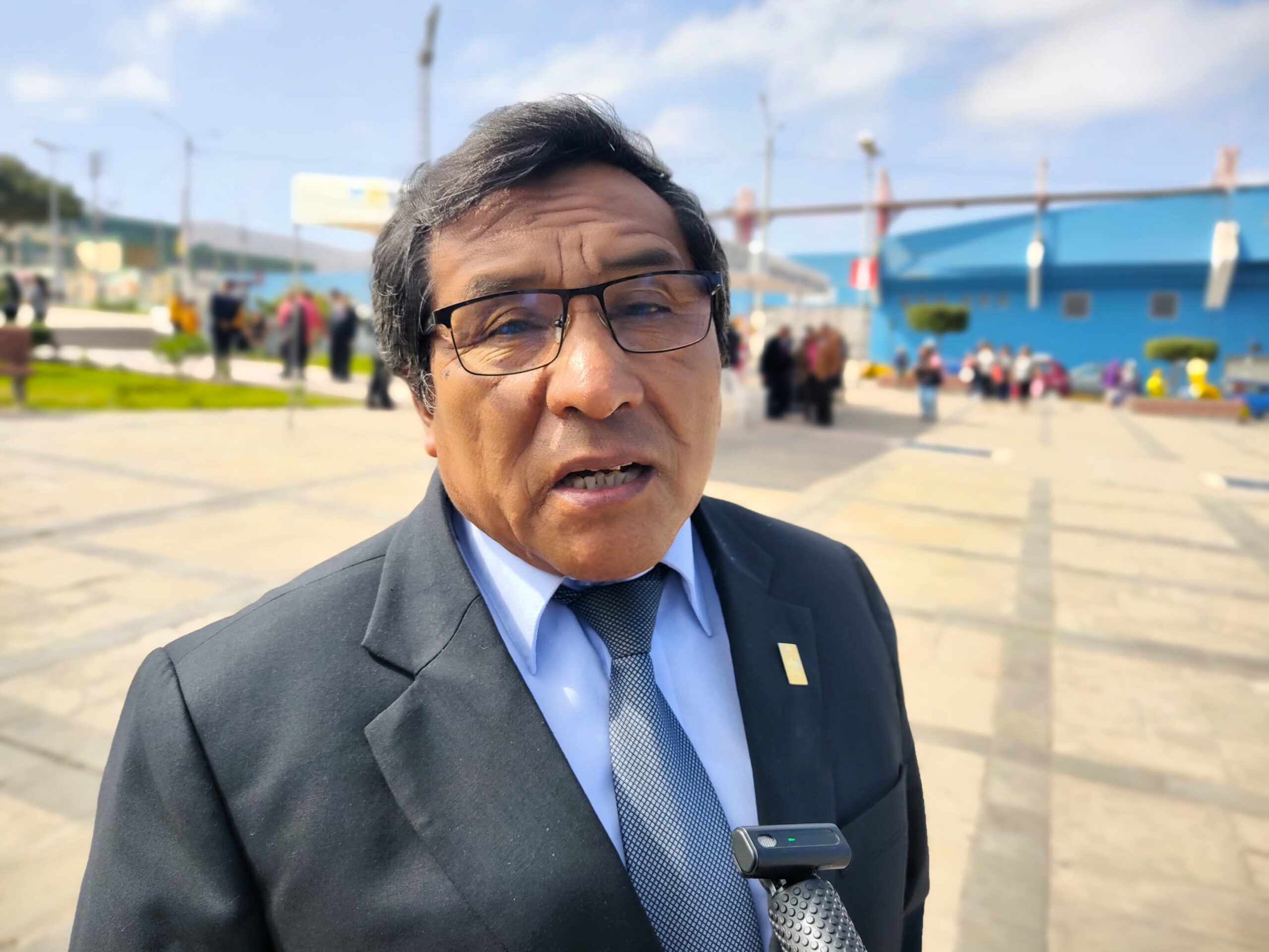 Nuevo retraso: plan de contingencia del colegio Mariátegui para el 5 de septiembre 1 Director UGEL Miguel Cari scaled La Prensa Regional