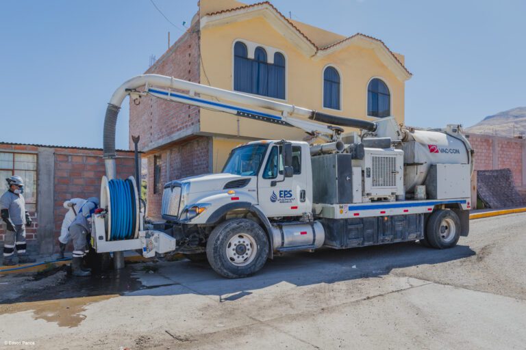 EPS Moquegua realizó limpieza de colectores de desagüe en El Molino, Tumilaca