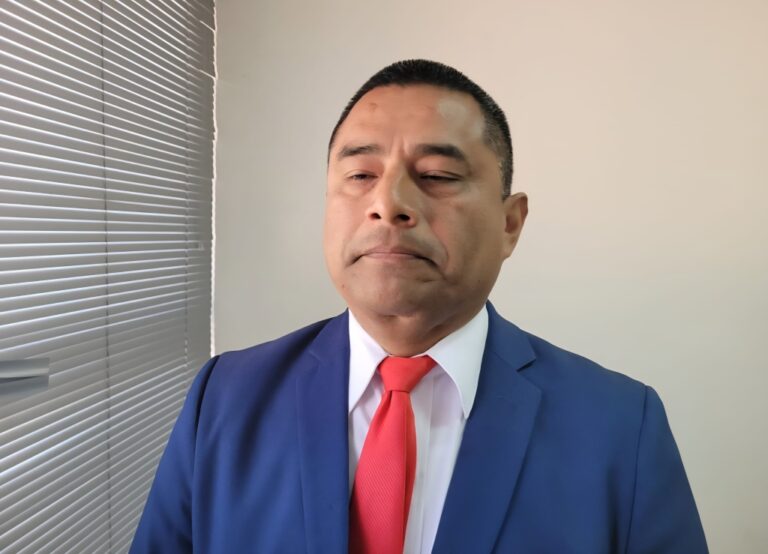 Regidor cuestiona propuesta de la MPI sobre servicios higiénicos de playa Boca del Río