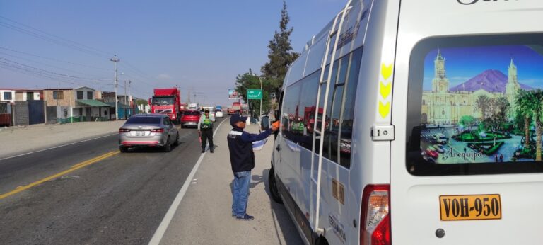 Intensifican fiscalización al transporte terrestre de pasajeros en Arequipa