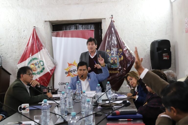 Interpelan a gerente del COER, pero mantiene la confianza