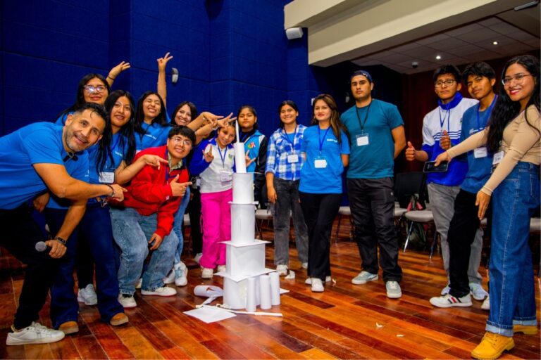Jóvenes voluntarios de Moquegua fortalecen su liderazgo con jornada de coaching vivencial