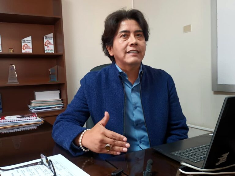 Cuestionan ausencia del director de la DIRESA en sesión sobre estado del HRM