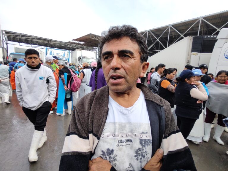 Pescadores de Matarani anuncian radicalización de paro indefinido