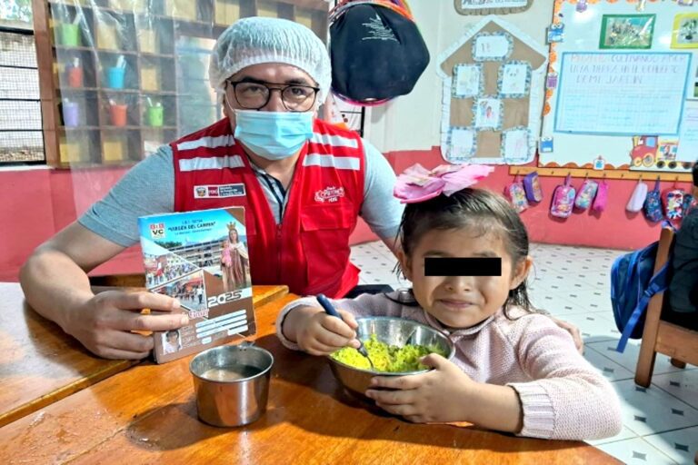 Oficializan creación del Programa de Alimentación Escolar