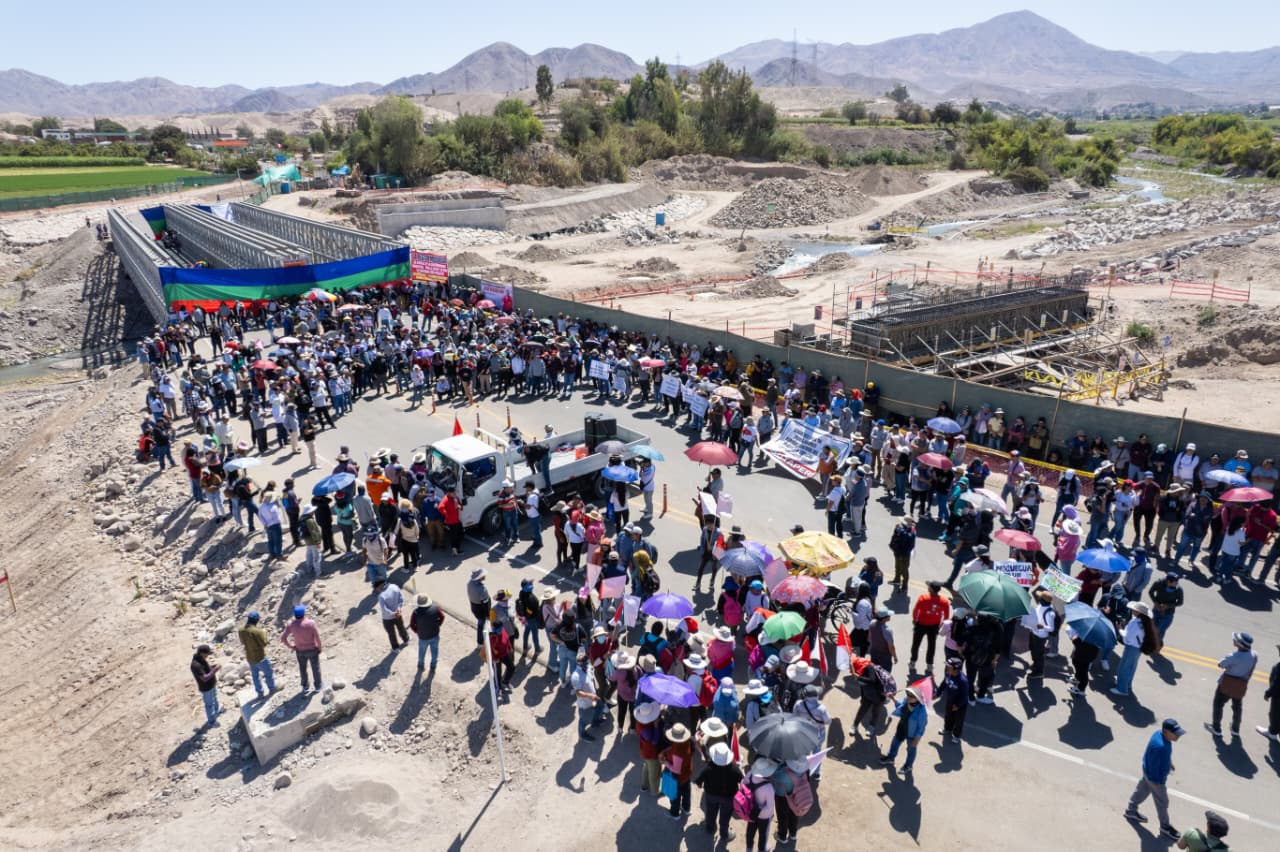 Cientos marcharon contra el proyecto Huatipuka y exigieron remediación del río Coralaque 3 Paro Movilizacion en Moquegua Coralaque Huatipuka Bloqueo 14082025 32 Montalvo La Prensa Regional
