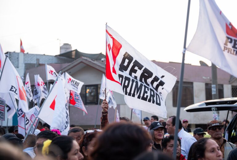 Cuentas no cuadran: Perú Primero quintuplicó sus ingresos en un año