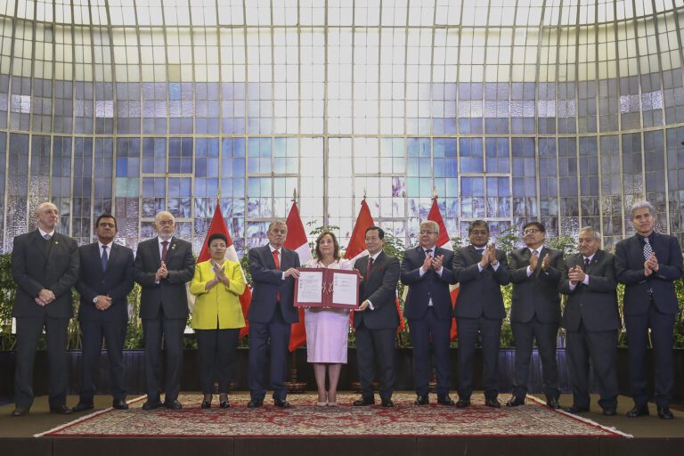 Promulgan ley de amnistía para integrantes de FF. AA., PNP y Comités de Autodefensa