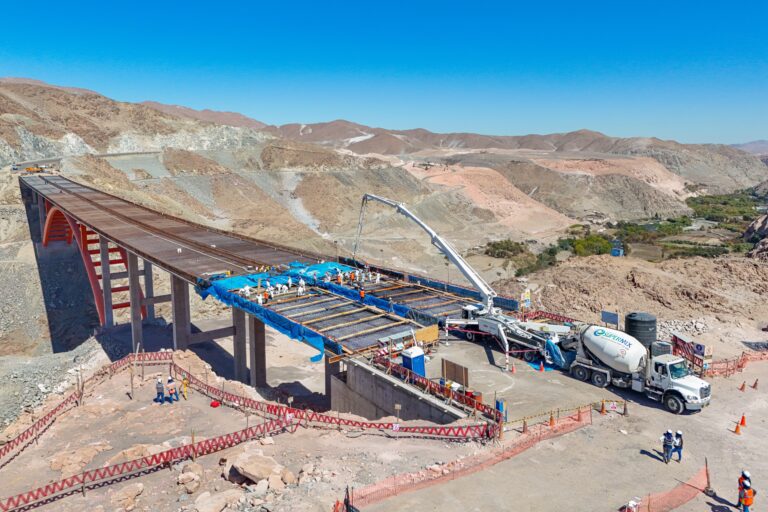 Puente Arequipa-La Joya se acerca a su conclusión