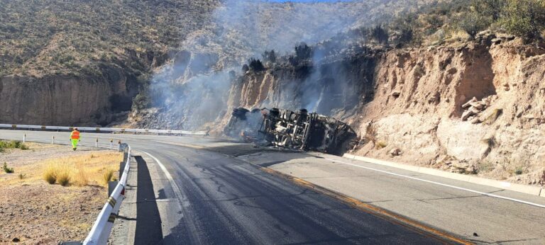 Tragedia en Moquegua: conductor muere calcinado tras despiste y volcadura