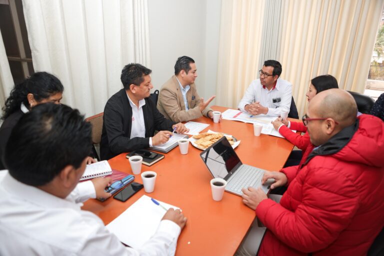 Viceministro de Pesca descarta cuota diferenciada de pota y evalúa acuerdos en Ilo con la PCM