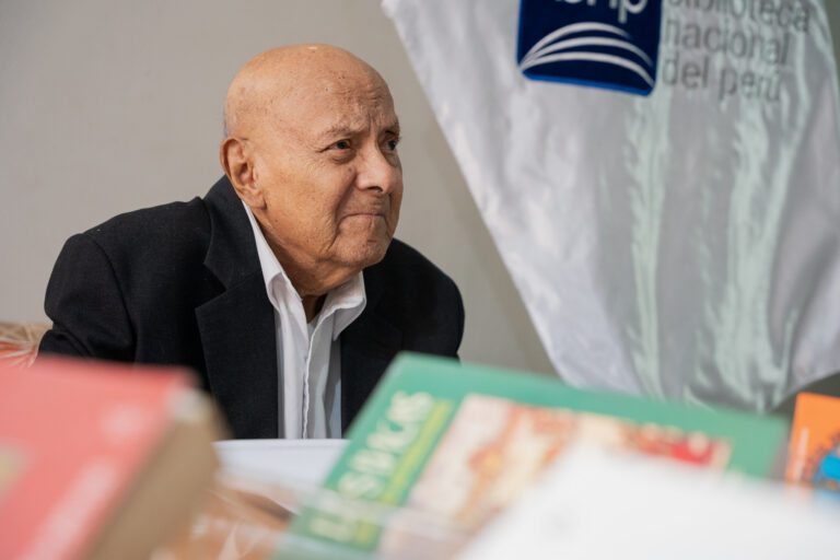 Falleció destacado historiador Waldemar Espinoza Soriano