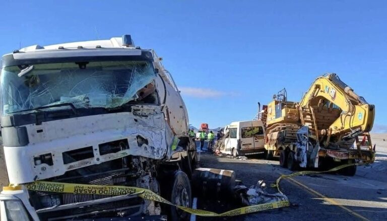 14 muertos y cuatro heridos dejaron triple choque en la Carretera Interoceánica