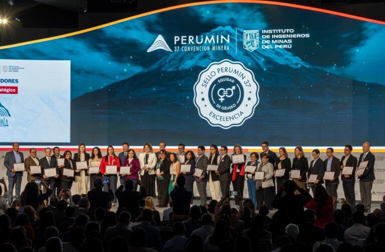 Anglo American Quellaveco recibe premio a la excelencia y equidad de género