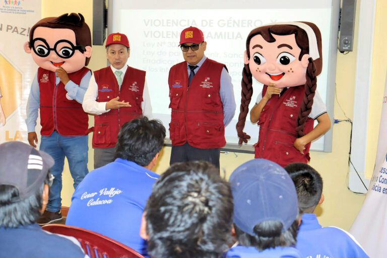 Alumnos de San Cristóbal–Calacoa recibieron capacitación sobre violencia