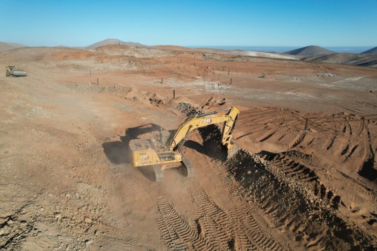 Ochenta jóvenes de Islay se capacitaron como operadores de maquinaria pesada