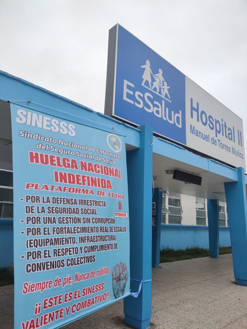Cartel planton previo huelga enfermeras EsSalud Mollendo 08092025 La Prensa Regional