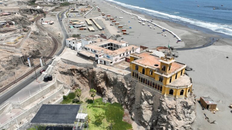 Mincetur y contratista firman contrato para iniciar proyecto del Castillo Forga