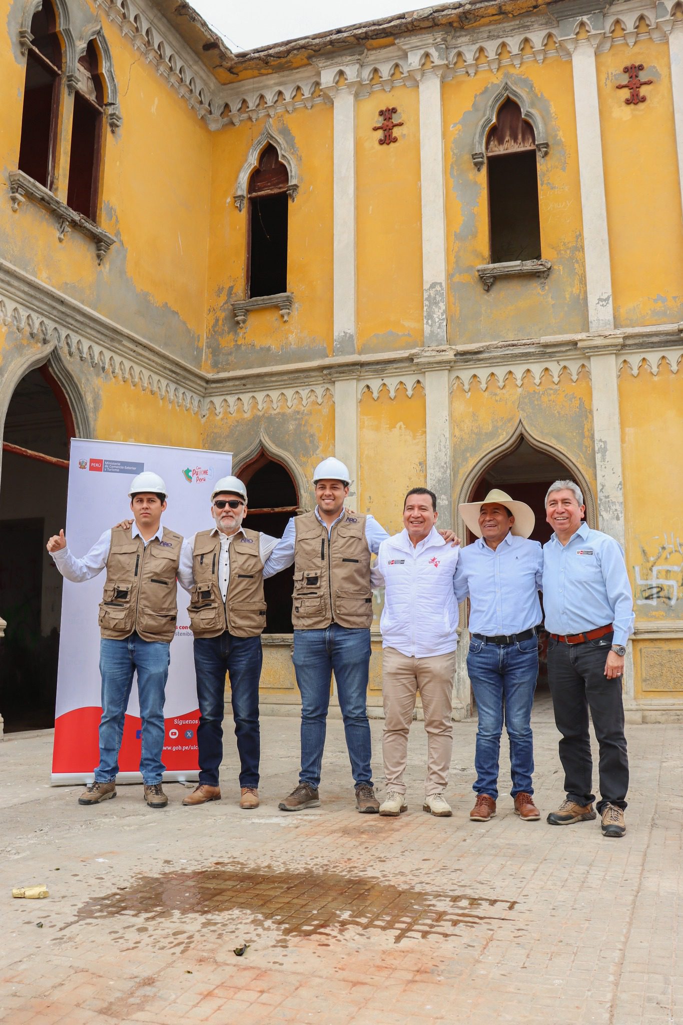 Inician restauración del Castillo Forga con entrega de terrenos a contratista 2 Ceremonia entrega terreno Castillo Forga Mollendo 11092025 1 La Prensa Regional
