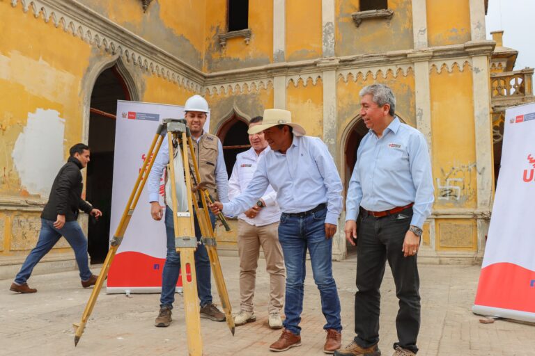 Inician restauración del Castillo Forga con entrega de terrenos a contratista