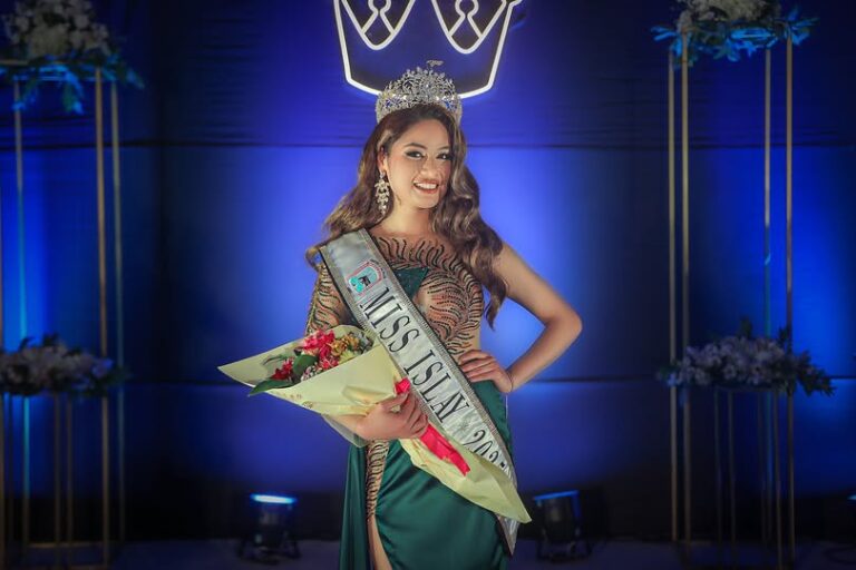 Cielo Bravo Ramírez es coronada Miss Islay 2025