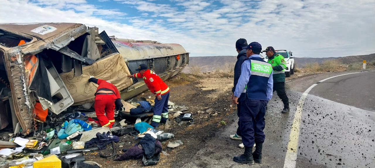 Trinquetes Políticos: Bolivarianos movieron Moquegua 2 Cisterna boliviana vuelca en la Binacional un fallecido 07092025 2 La Prensa Regional