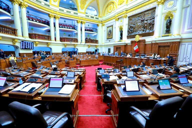 Congreso: hoy se verán las denuncias contra Martín Vizcarra y Betssy Chávez