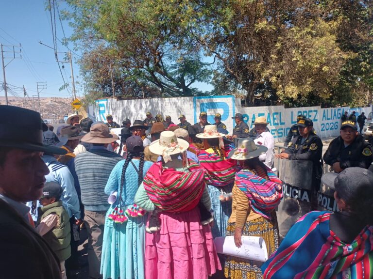 Comuneros de Jatucachi – Puno, exigen ser incluidos en mesa de diálogo sobre Coralaque