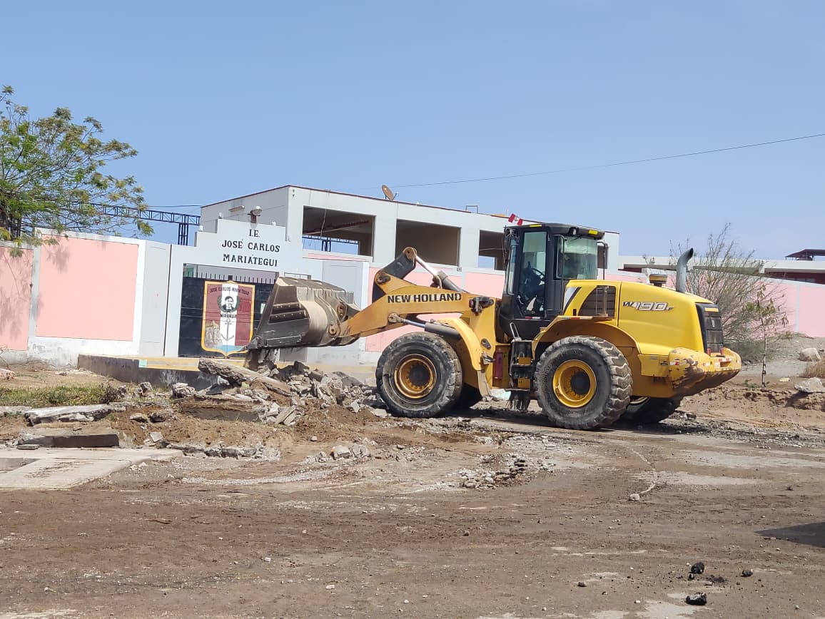 Se inició demolición de la infraestructura del colegio José Carlos Mariátegui 2 Demolicion colegio Mariategui Mollendo 19092025 2 La Prensa Regional