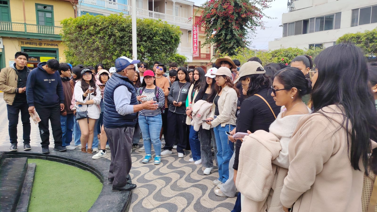 Estudiantes de arquitectura de la UNJBG de Tacna realizan análisis urbano en Mollendo 2 Estudiantes arquitectura Universidad Basadre Tacna 08092025 3 La Prensa Regional