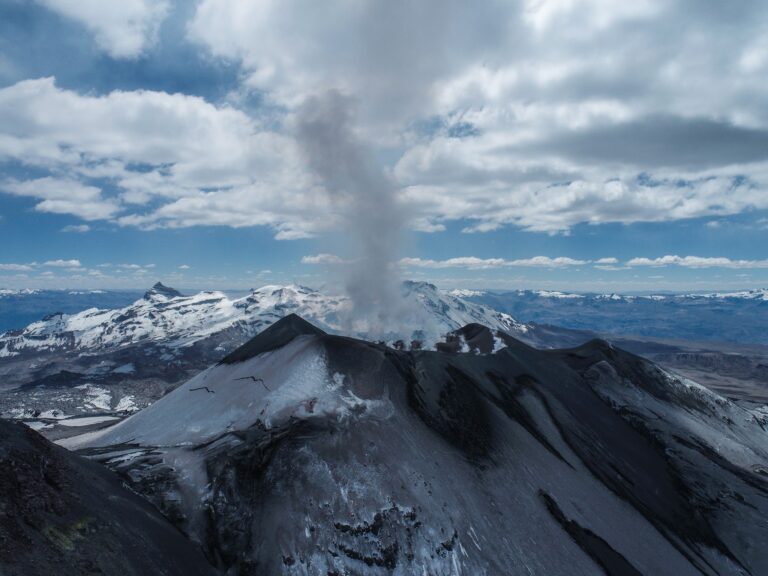 IGP: volcán Sabancaya pasa a alerta naranja por incremento de su actividad eruptiva