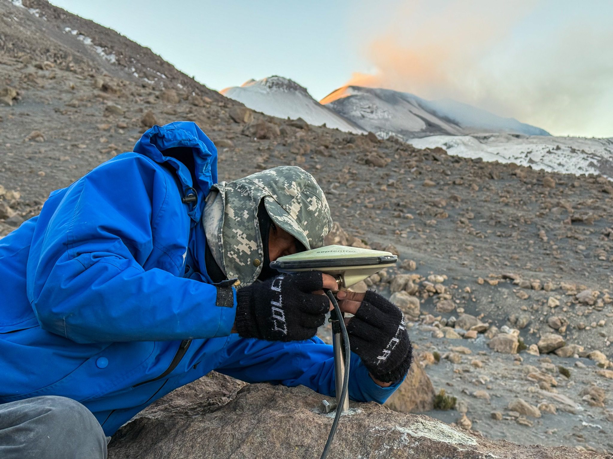 IGP: volcán Sabancaya pasa a alerta naranja por incremento de su actividad eruptiva 2 IGP volcan Sabancaya pasa a alerta naranja 13062025 3 La Prensa Regional