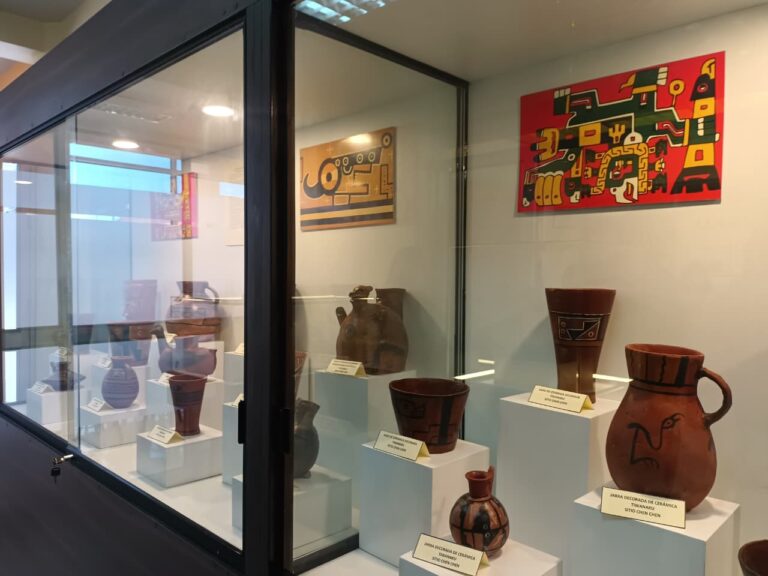 Inauguran sala de exposición cultural en Chen Chen con piezas de la cultura Tiahuanaco