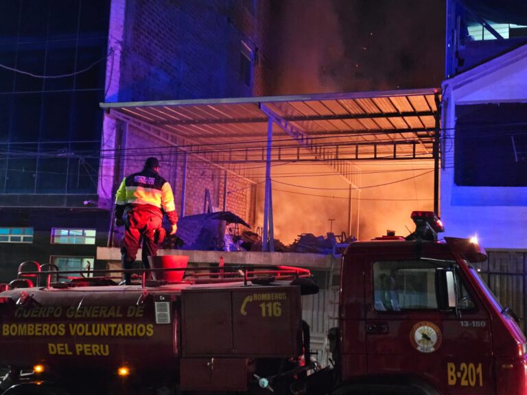 Familia lo perdió todo tras voraz incendio en San Francisco