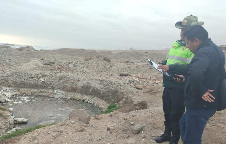 Constatan posible contaminación ambiental en zona adyacente a playa Lanchog en Pacocha