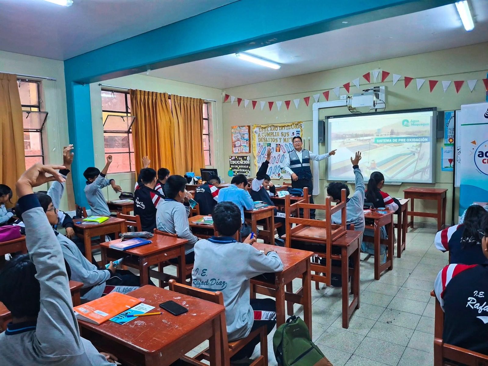 Mas de mil estudiantes participaron de Agua Clases en la I.E. Rafael Diaz 30092025 2 La Prensa Regional