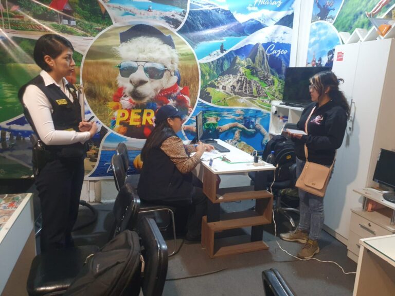 Fiscalizan agencias de viaje en el centro histórico de Arequipa