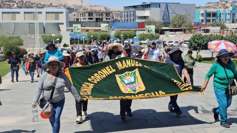 “¡Gilia mentirosa!”: padres protestan por abandono escolar en colegio Manuel C. de la Torre