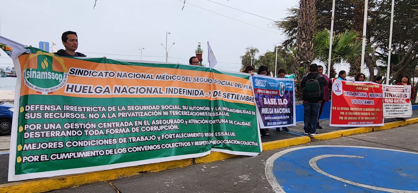 Trabajadores de EsSalud de Moquegua e Ilo inician huelga nacional indefinida 4 Paralizacion de trabajadores de EsSalud Hospital de Ilo 09092025 2 La Prensa Regional