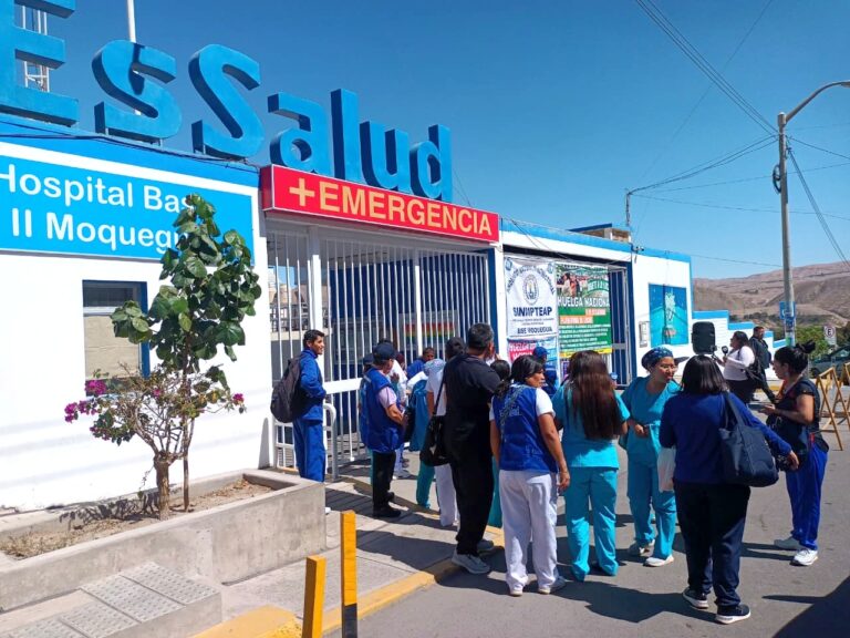 Trabajadores de EsSalud de Moquegua e Ilo inician huelga nacional indefinida