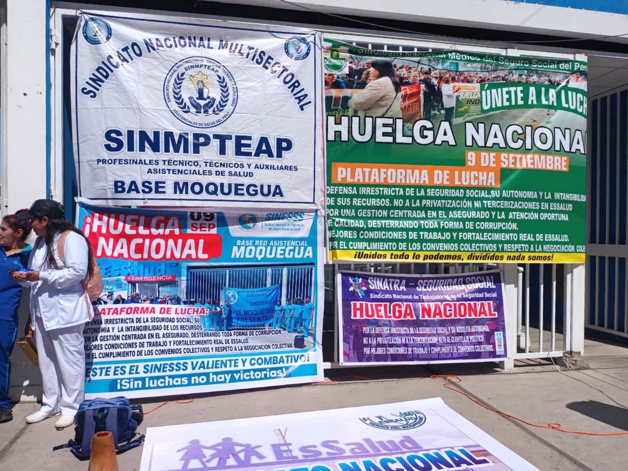 Trabajadores de EsSalud de Moquegua e Ilo inician huelga nacional indefinida 1 Paralizacion de trabajadores de EsSalud Hospital de Moquegua 09092025 2 La Prensa Regional