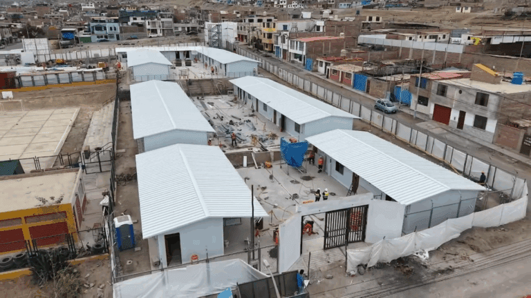 Mañana entregarán ambientes del plan de contingencia del colegio Mariátegui