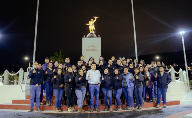 Plaza Francisco Bolognesi luce renovada con moderno sistema eléctrico