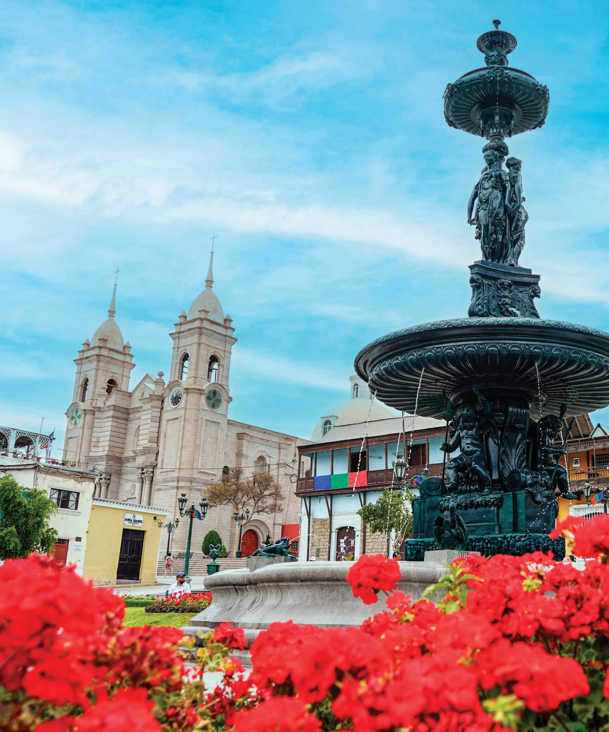 Moquegua celebra el Mes del Turismo con charlas educativas y actividades 1 Plaza de Armas Moquegua y Co Catedral scaled La Prensa Regional