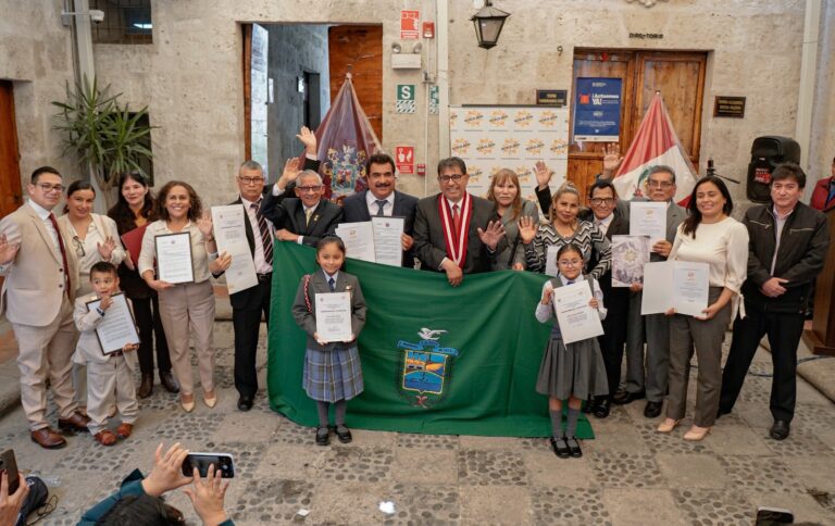 ESPOBI RECIBE RECONOCIMIENTO DEL CONSEJO REGIONAL