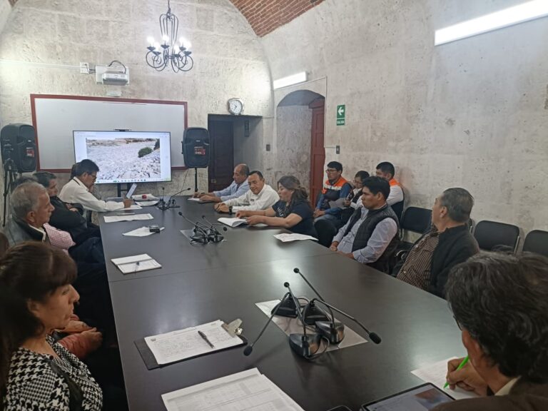 Identifican puntos críticos en riberas del río Tambo para prevenir inundaciones