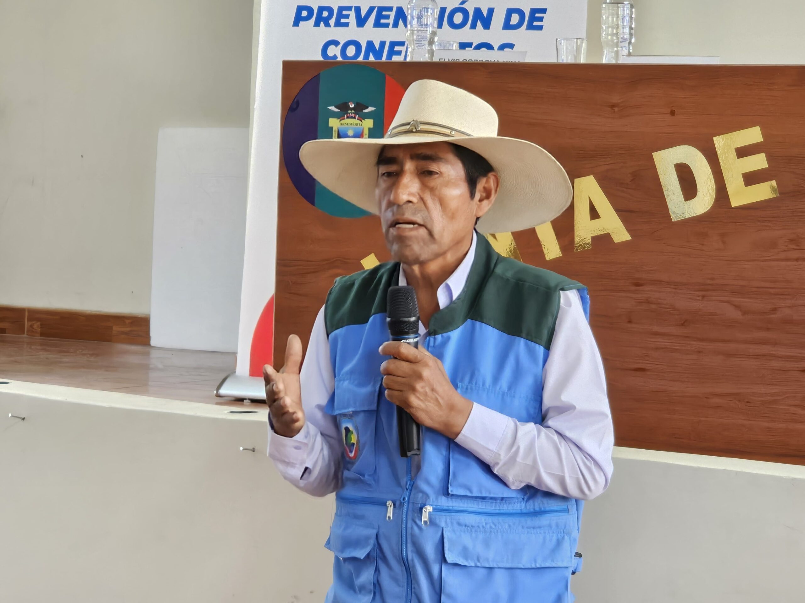 Trinquetes Políticos: La historia de Moquegua en un museo 2 Sesion ordinaria del CMQ en el auditorio de la Junta de Usuarios del Sector Hidraulico Moquegua 11092025 10 Miguel Vizcarra Saraza scaled La Prensa Regional