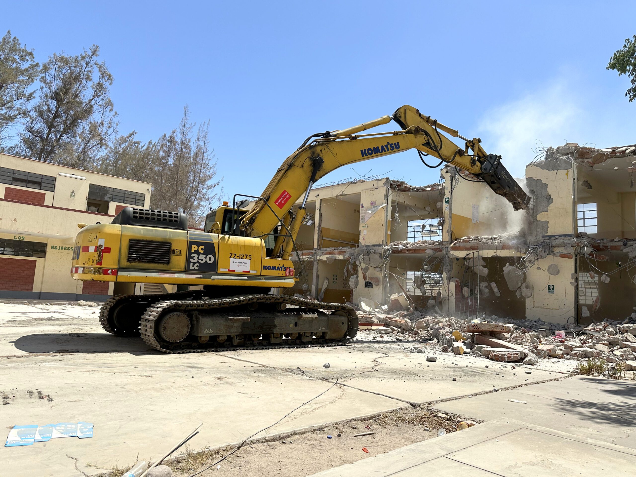 Southern Perú inicia demolición del colegio Manuel Camilo de la Torre en Moquegua 3 Southern Peru inicio la demolicion Manuel C de la Torre v1 4 scaled La Prensa Regional