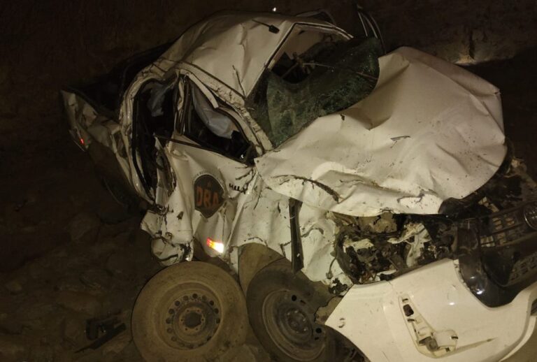Un muerto y tres heridos en trágico despiste de camioneta de la DRA